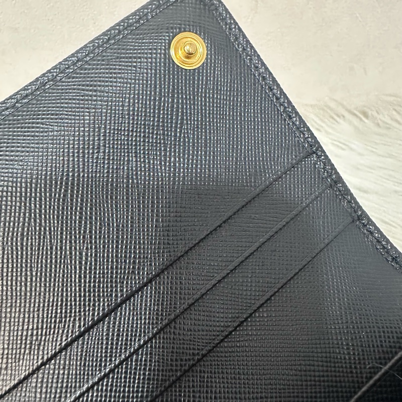 Prada 1MH132 黑色牛皮金釦長夾-17