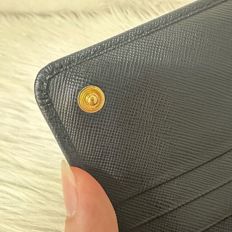 Prada 1MH132 黑色牛皮金釦長夾-18