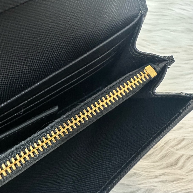 Prada 1MH132 黑色牛皮金釦長夾-25