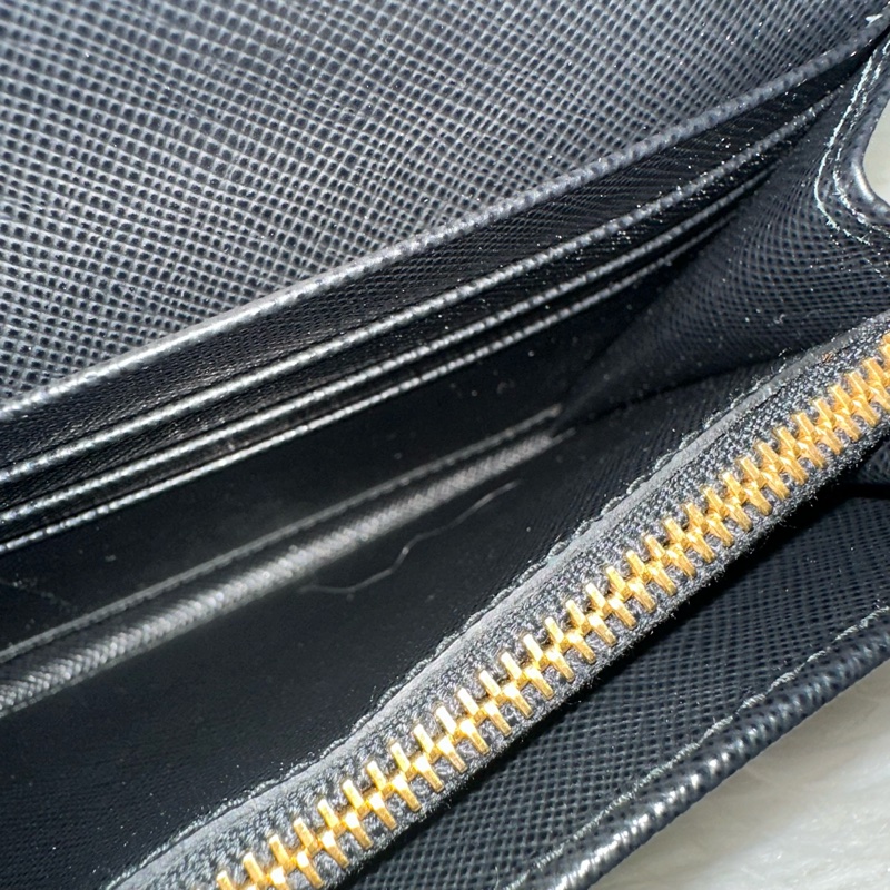 Prada 1MH132 黑色牛皮金釦長夾-27