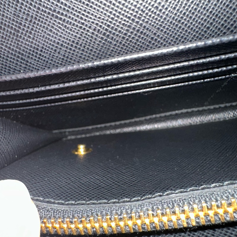 Prada 1MH132 黑色牛皮金釦長夾-28