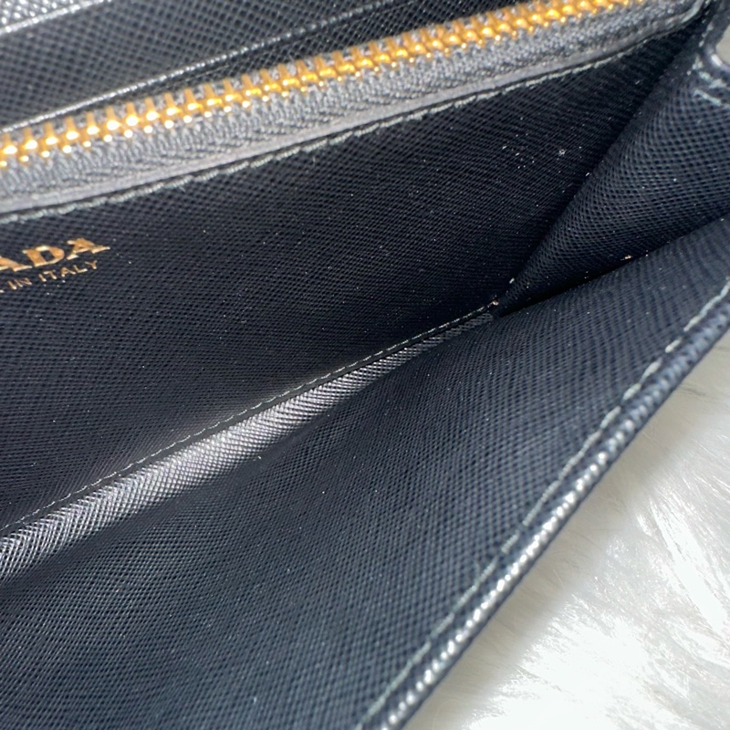 Prada 1MH132 黑色牛皮金釦長夾-29