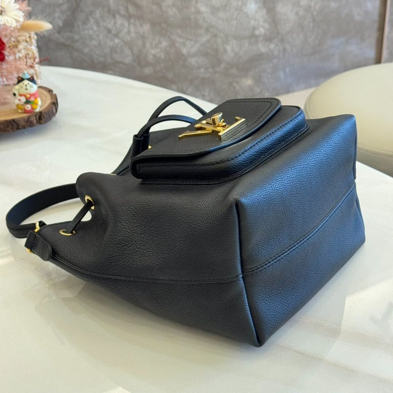 *SHIHNA名牌精品* LV M57687 LOCKME BUCKET BAG 黑色水桶包-4