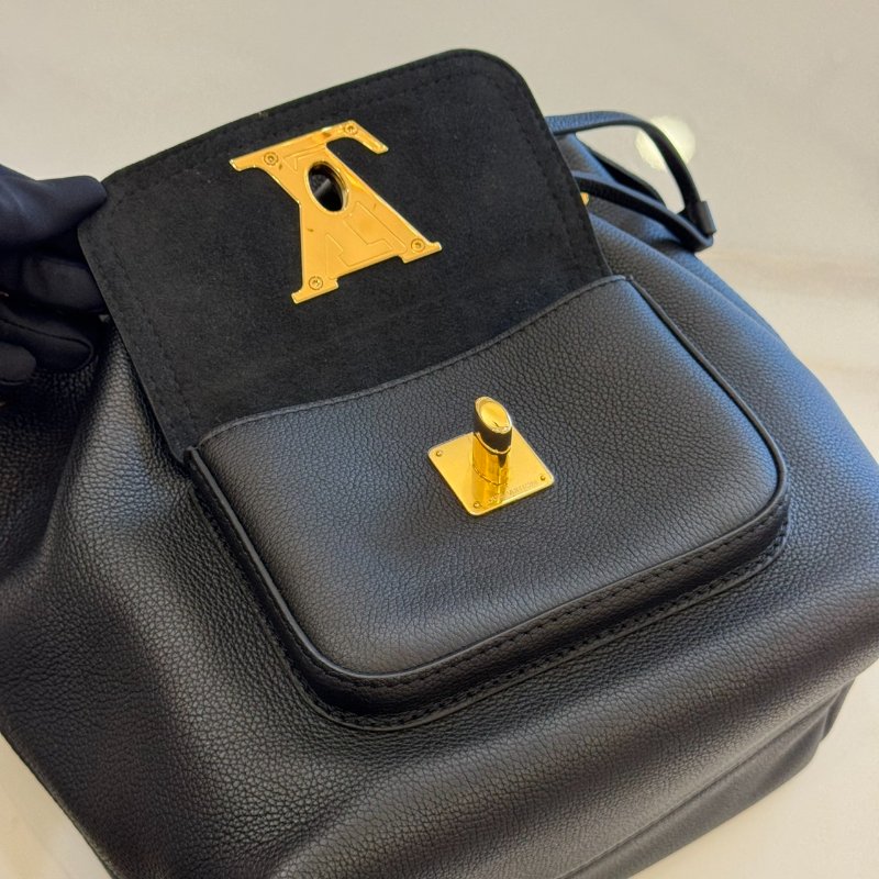 *SHIHNA名牌精品* LV M57687 LOCKME BUCKET BAG 黑色水桶包-6