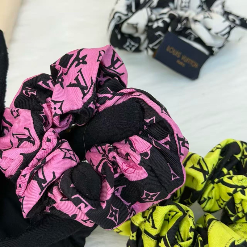 LV絲質地髮圈 三個裝超抵價❣️-4