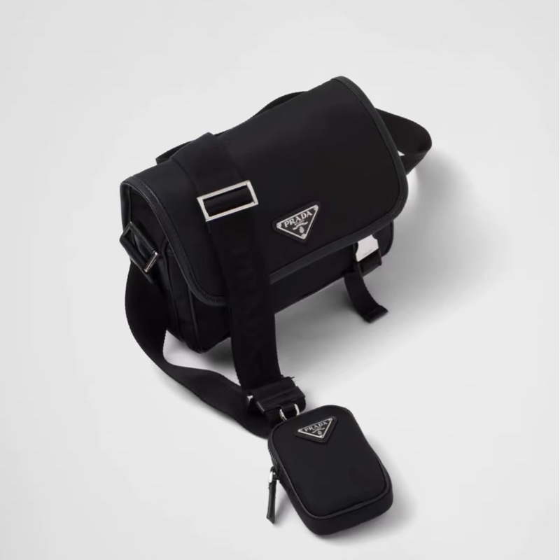 Prada黑尼龍銀三角釦下蓋郵差斜背包-0