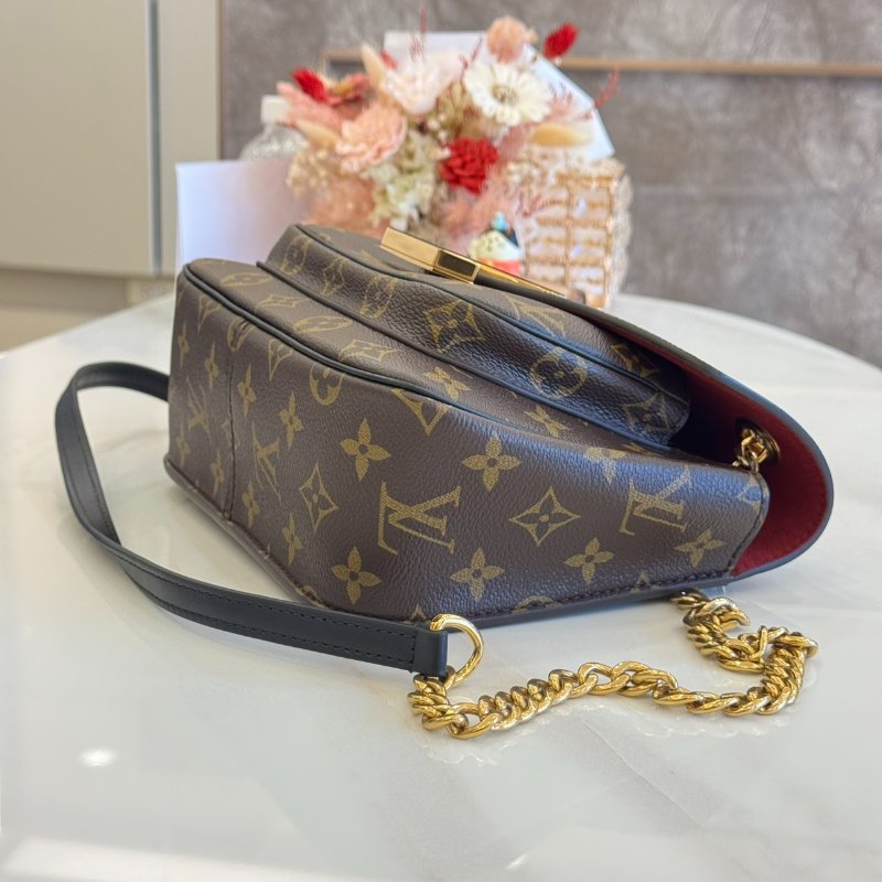 *SHIHNA名牌精品* LV M45592 Passy 肩背/鏈帶包-4