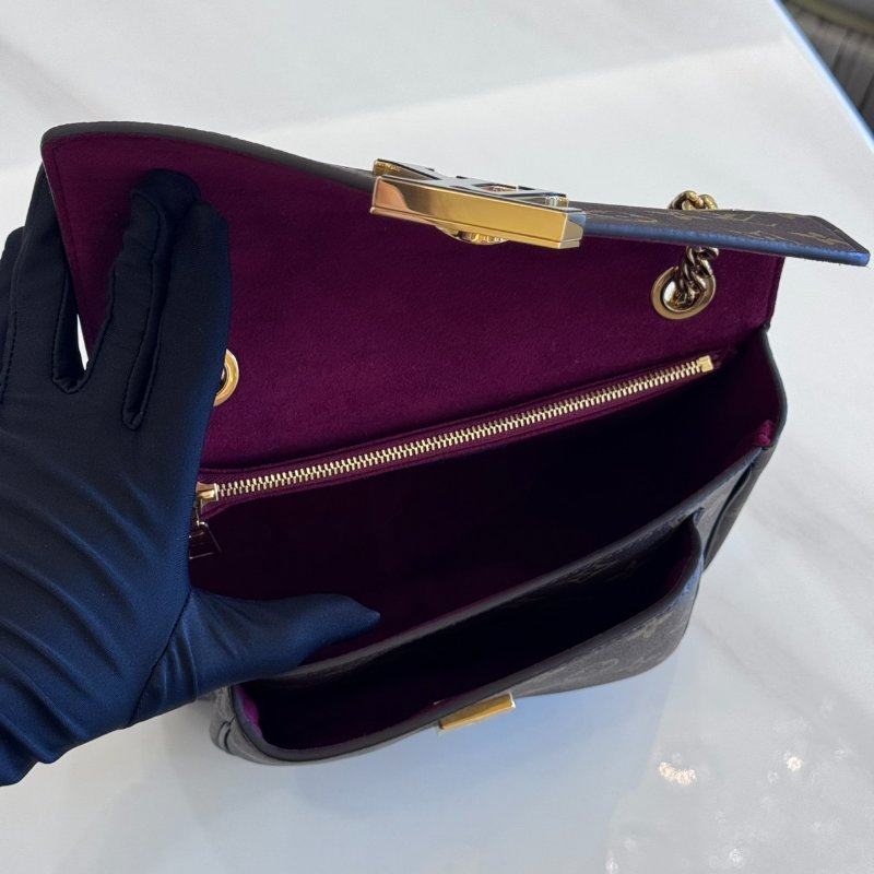 *SHIHNA名牌精品* LV M45592 Passy 肩背/鏈帶包-7