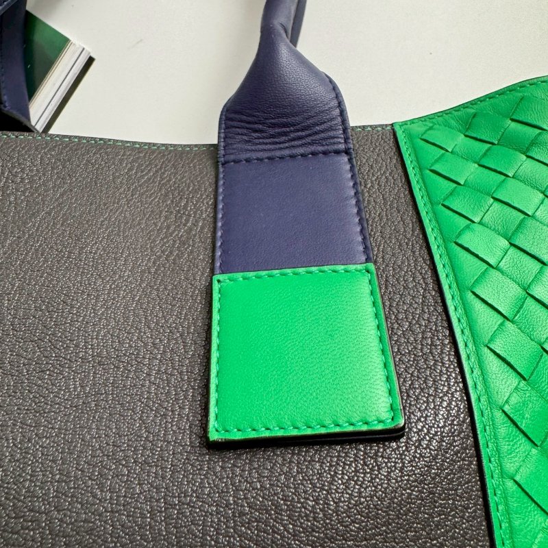 🎉特殊色 BV 鸚鵡綠拼深灰編織托特包 購物包-17