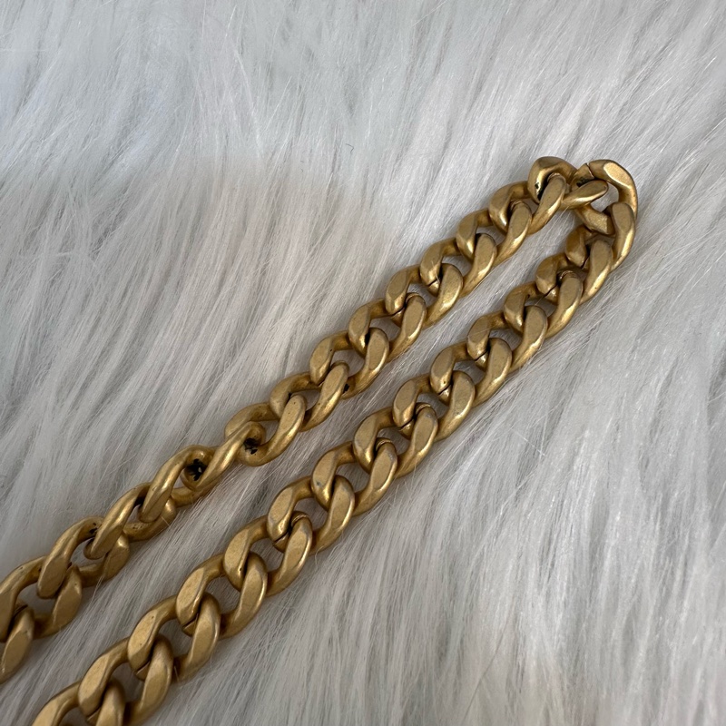 Chanel AP3301 黑羊皮金口山茶花金球斜背包 化妝包-26