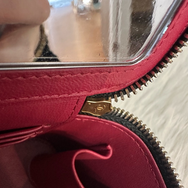 Chanel AP3301 黑羊皮金口山茶花金球斜背包 化妝包-37