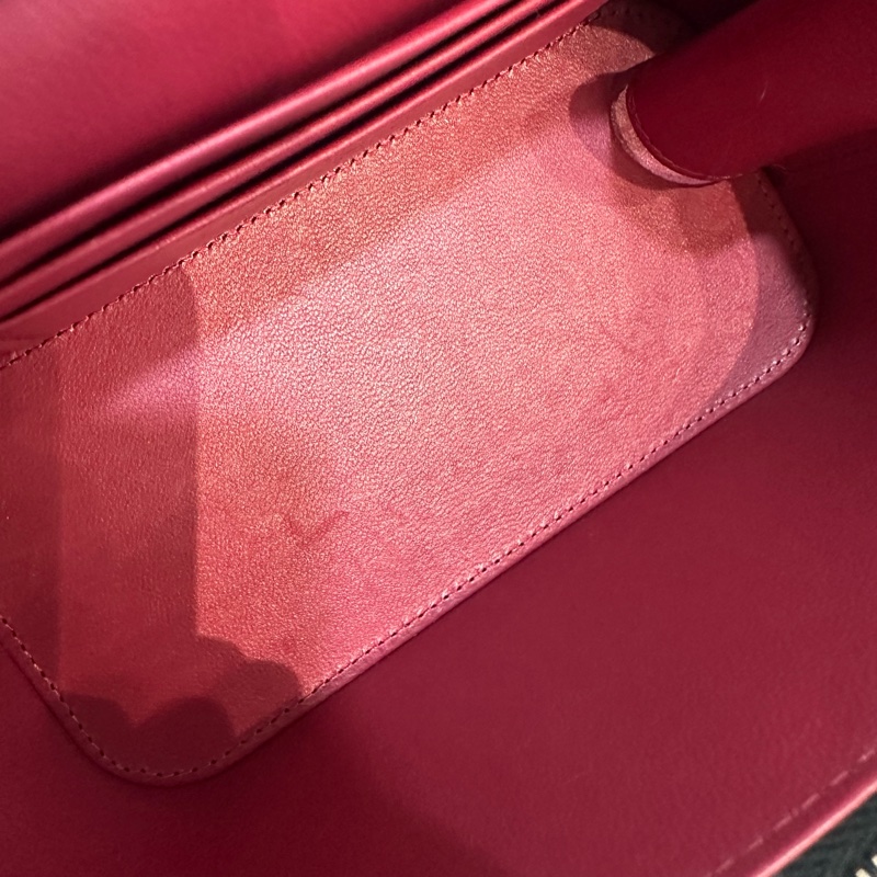 Chanel AP3301 黑羊皮金口山茶花金球斜背包 化妝包-40