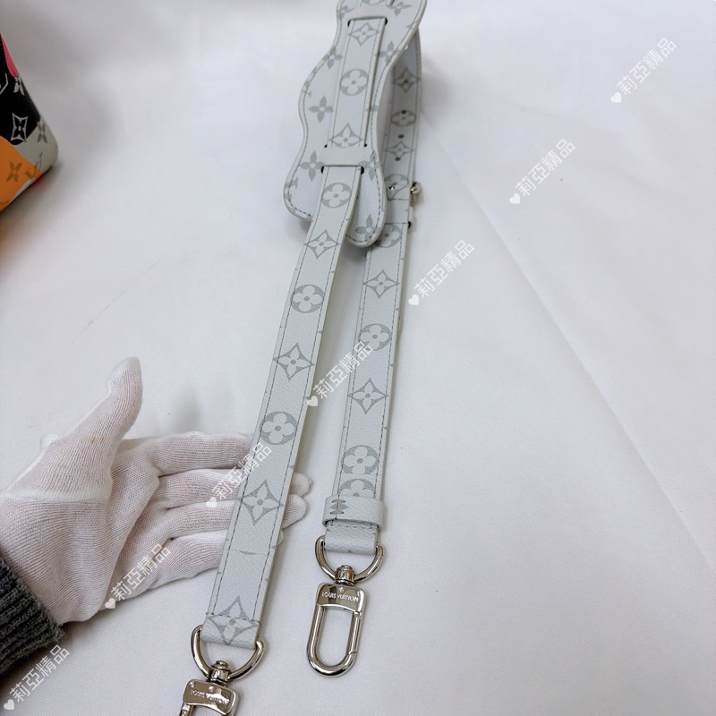 莉亞精品♡ LV 白花眼睛系列旅行袋 45cm 近新美包-15