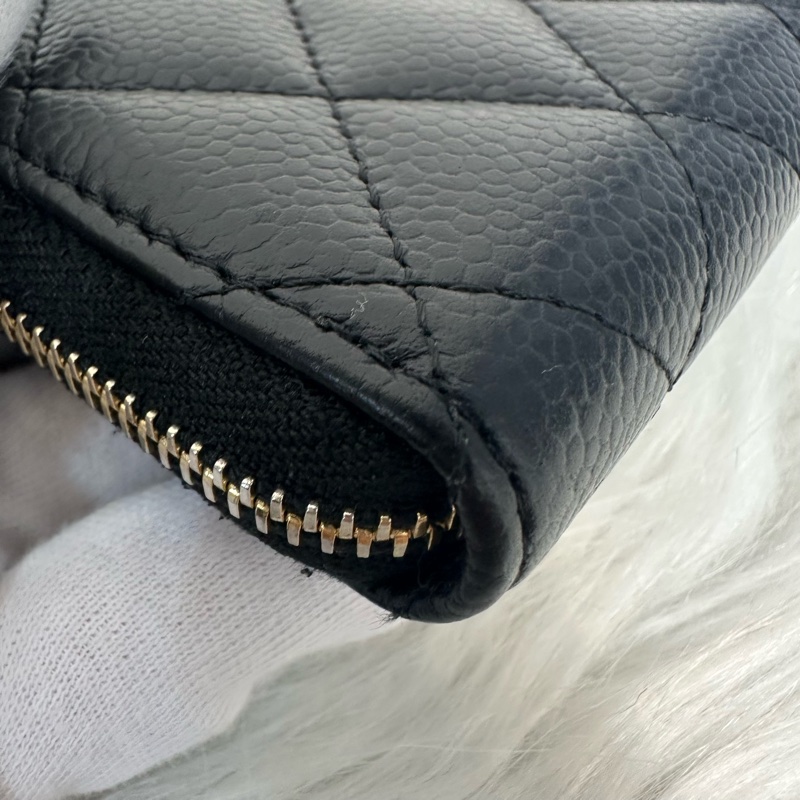 Chanel A69271 黑荔枝皮金釦拉鍊卡包 零錢包-6