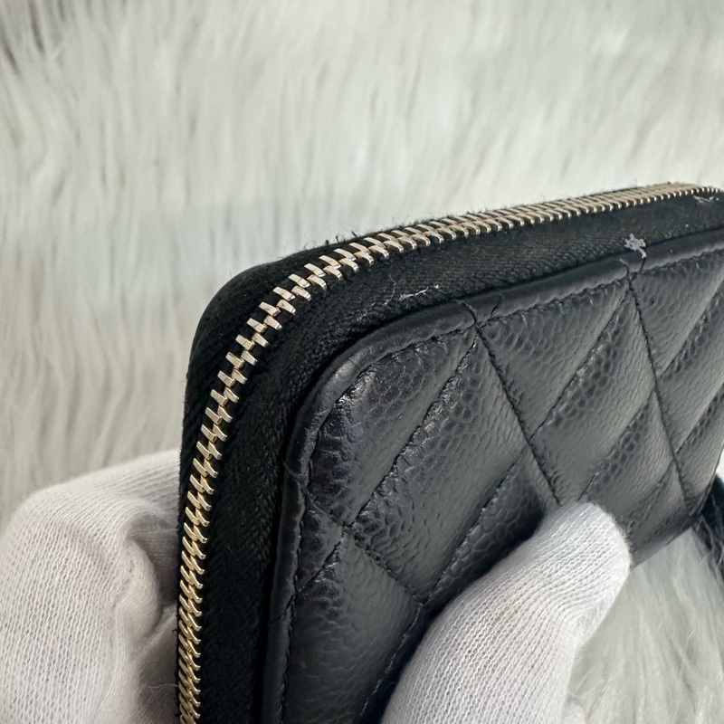 Chanel A69271 黑荔枝皮金釦拉鍊卡包 零錢包-12