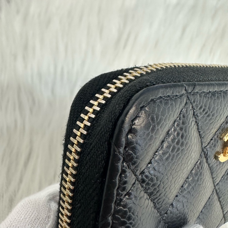 Chanel A69271 黑荔枝皮金釦拉鍊卡包 零錢包-13