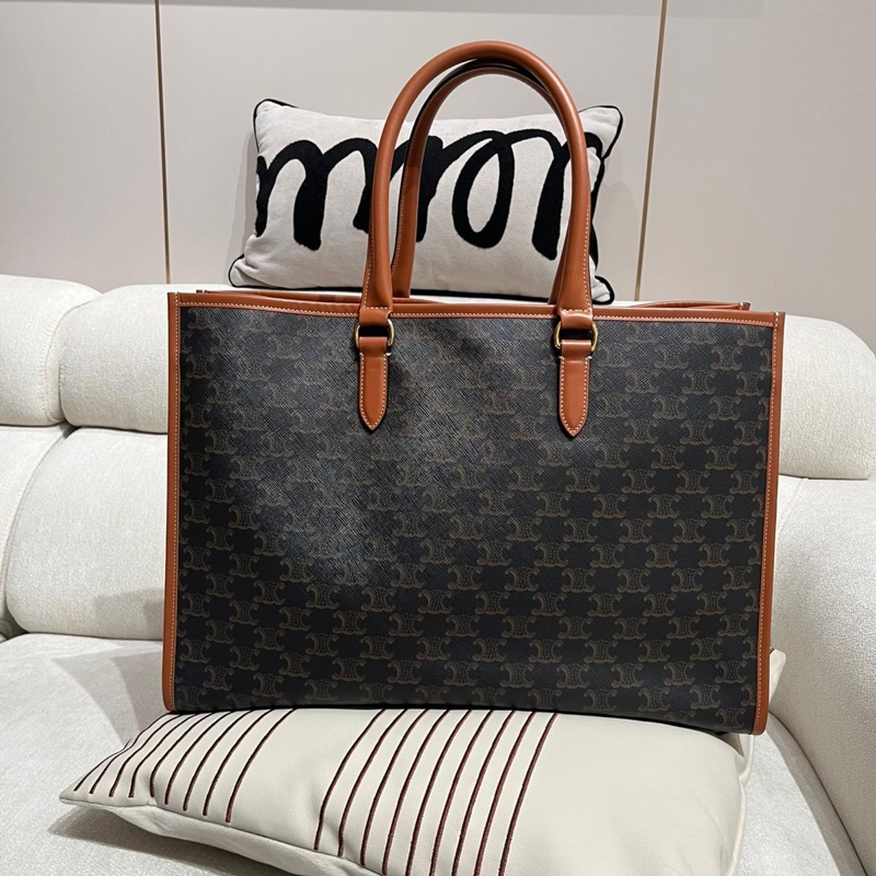 Celine horizontal cabas Triomphe Canvas Tan-2