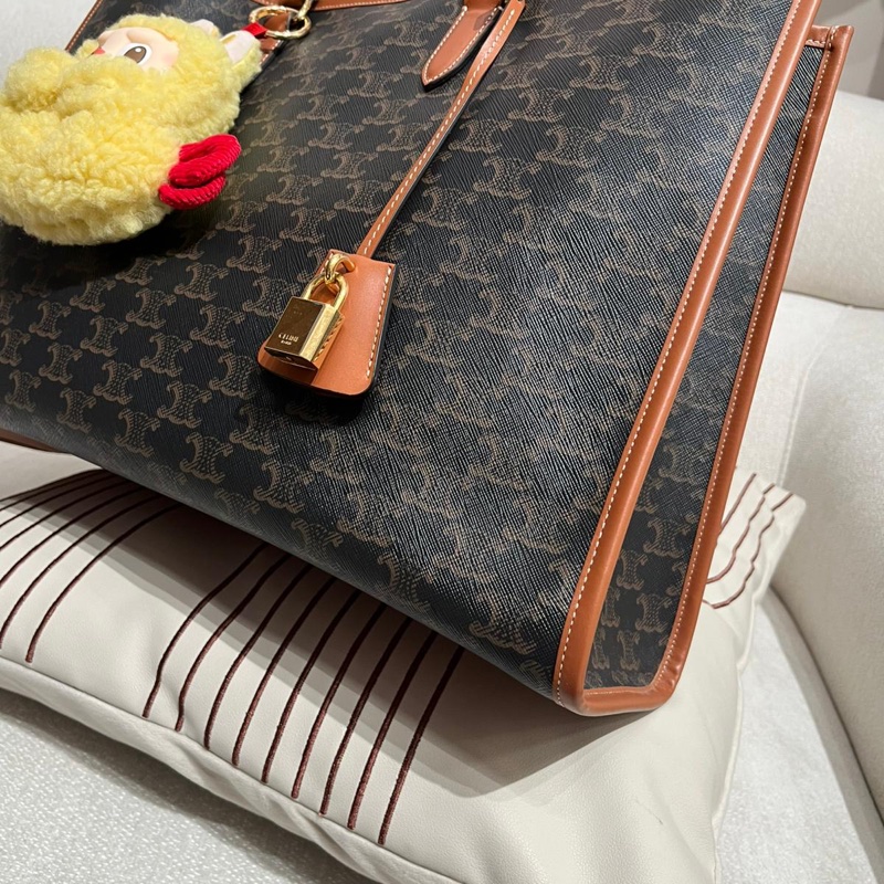 Celine horizontal cabas Triomphe Canvas Tan-8