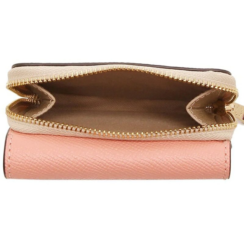 【COACH】防刮皮革三折短夾-粉桔卡撞色-3