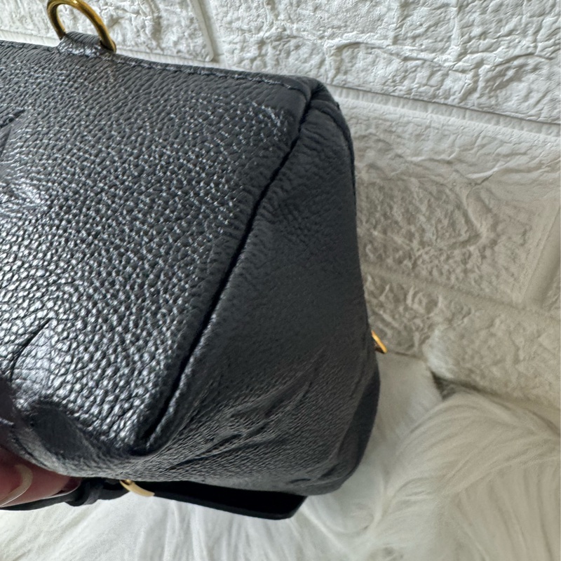 LLV Louis vuitton TINY 背包（可斜背 肩背. 後背. 胸背-11