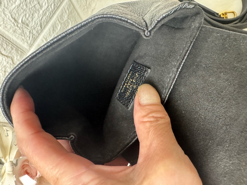 LLV Louis vuitton TINY 背包（可斜背 肩背. 後背. 胸背-25