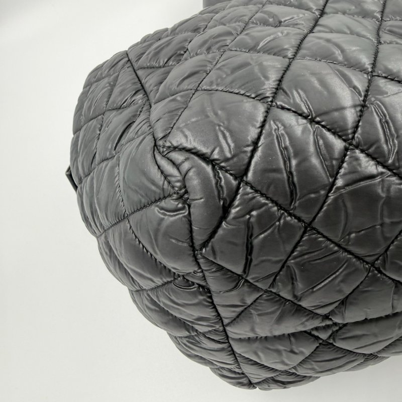 CHANEL - 黑色尼龍拉鍊Coco Cocoon 羽絨手提包-10