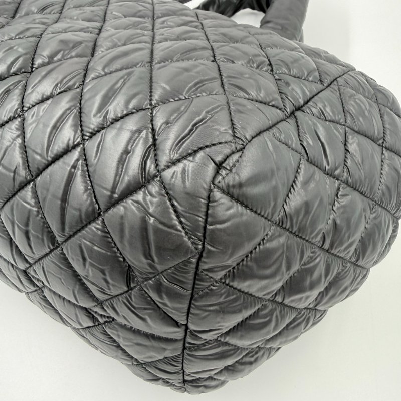 CHANEL - 黑色尼龍拉鍊Coco Cocoon 羽絨手提包-11