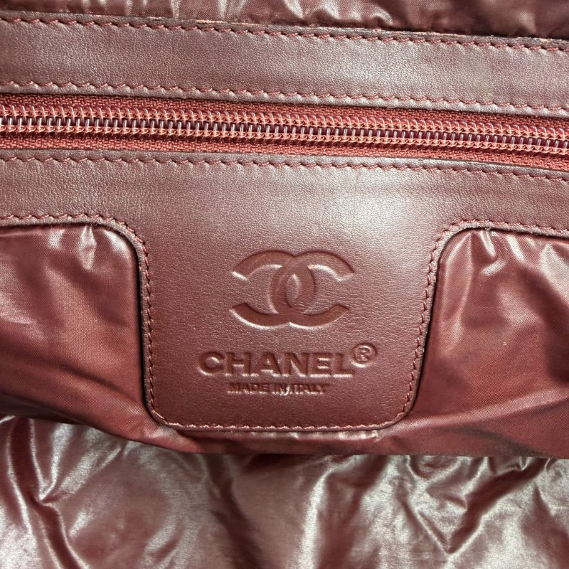 CHANEL - 黑色尼龍拉鍊Coco Cocoon 羽絨手提包-13