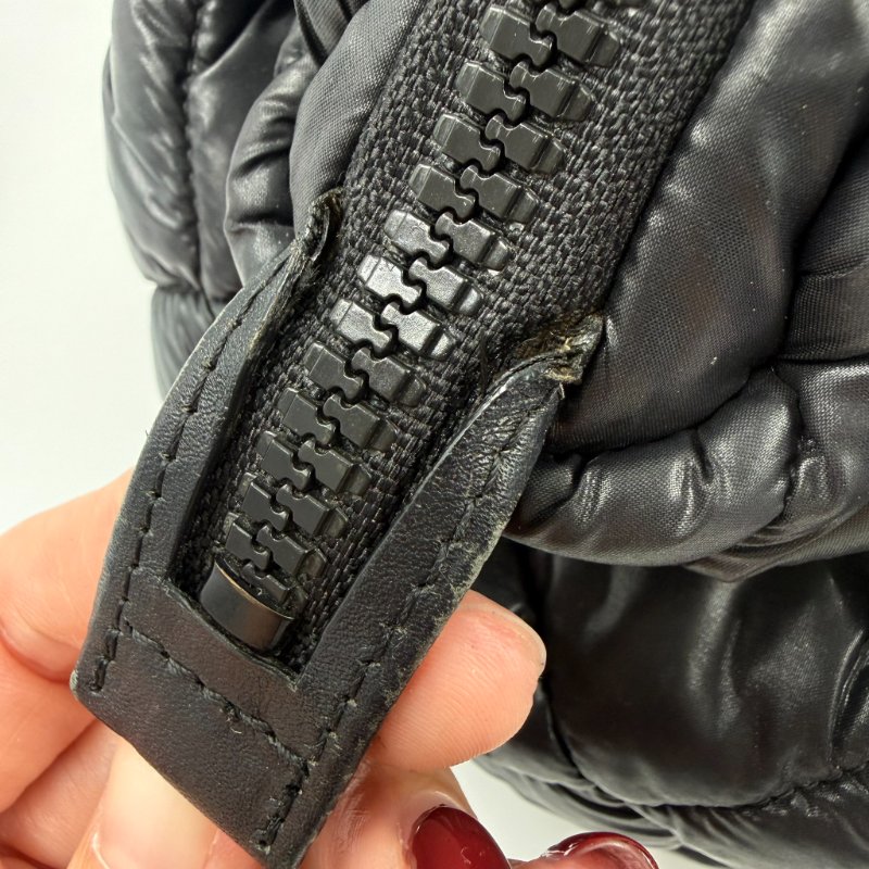 CHANEL - 黑色尼龍拉鍊Coco Cocoon 羽絨手提包-14