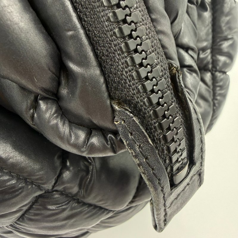 CHANEL - 黑色尼龍拉鍊Coco Cocoon 羽絨手提包-15