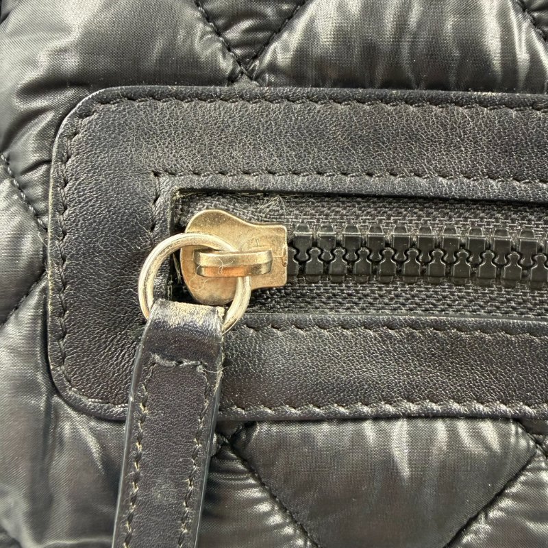 CHANEL - 黑色尼龍拉鍊Coco Cocoon 羽絨手提包-17