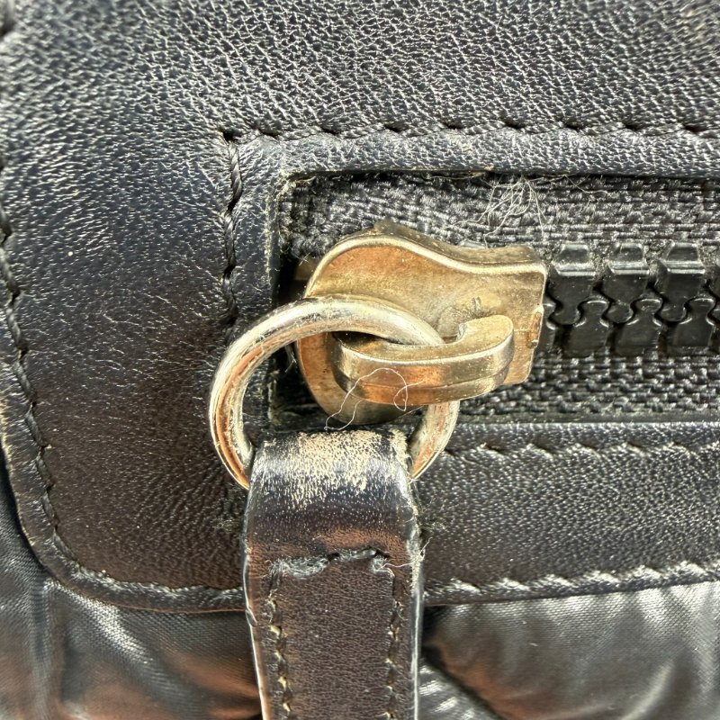 CHANEL - 黑色尼龍拉鍊Coco Cocoon 羽絨手提包-22