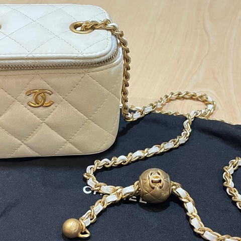 Chanel 22B 金球小盒子
