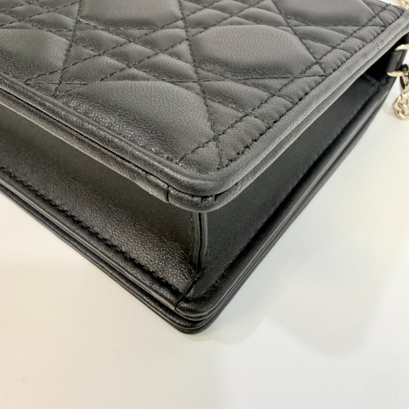 DIOR - 黑色金釦羊皮藤格紋Lady Dior Pouch斜背包-13