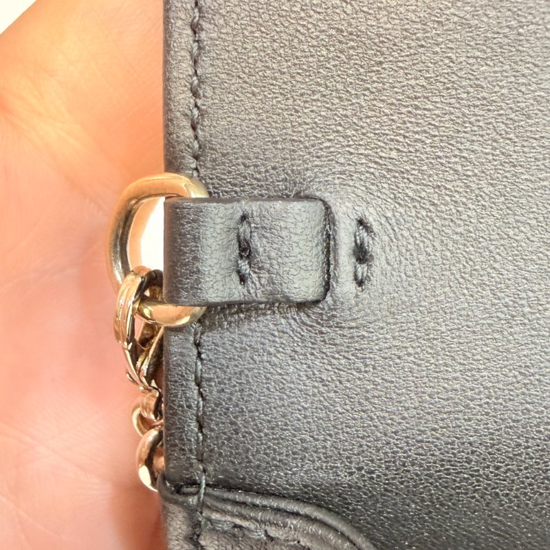 DIOR - 黑色金釦羊皮藤格紋Lady Dior Pouch斜背包-19