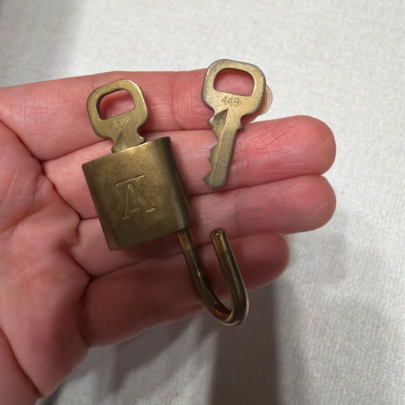 【法產美品】LV Speedy 30 Bandoulière 老花款｜附原廠背帶、鎖頭鑰匙｜四角無露芯-44