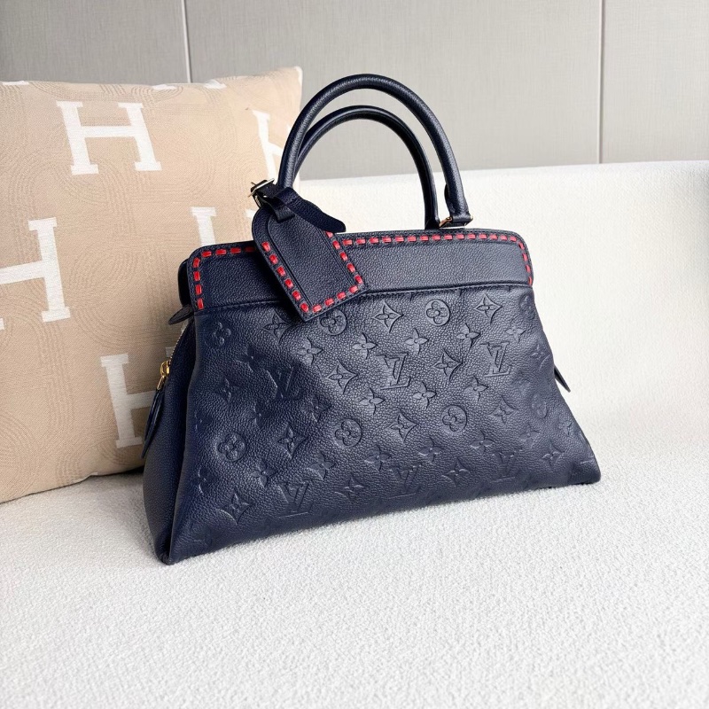 LV VOSGES系列手提斜背包 深藍色牛皮 紅色縫線34*21*14 98新配件肩帶購證塵袋-5