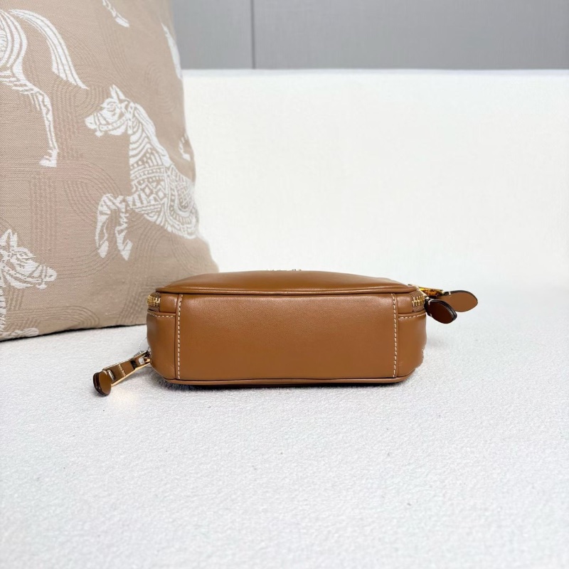 MiuMiu保齡球相機包棕色金扣 羊皮 20*10*6.5 99新配件肩帶塵袋-4