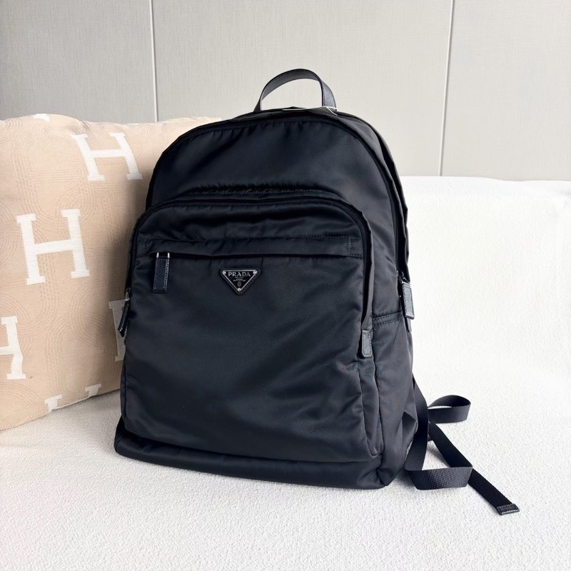 Prada黑色尼龍後背包32*39*16 98新配件塵袋-5