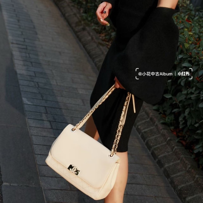 Chanel 雙面郵差鏈條包米白色金扣 荔枝皮23*17*7 99新塵袋保卡-0