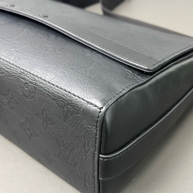 LV SPRINTER郵差包 黑色壓花真皮 全皮材質30*21*10  98新配件塵袋-7