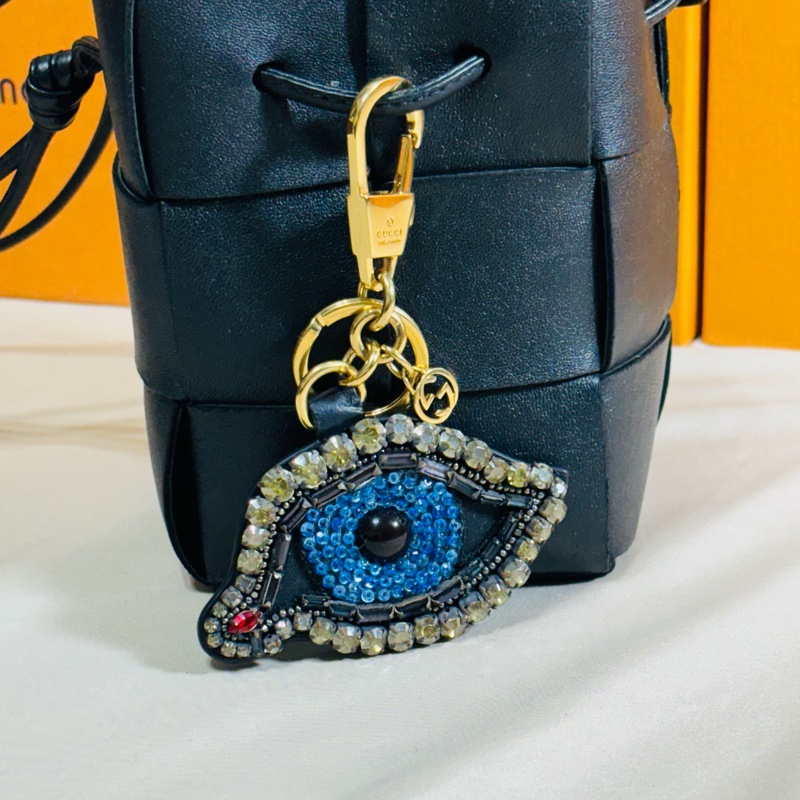 💧吊飾首選 Gucci 古馳 雙G滿鑽 水滴眼鑰匙圈/吊飾-1