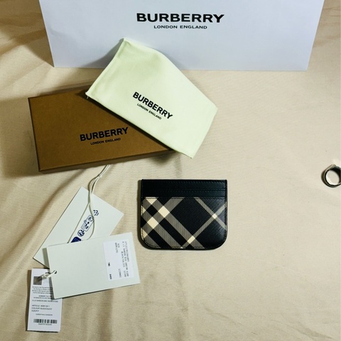 🎁送禮首選 全新盒裝 2025新款 Burberry 巴寶莉 黑白格紋5卡名片夾/卡夾 （原價8400）