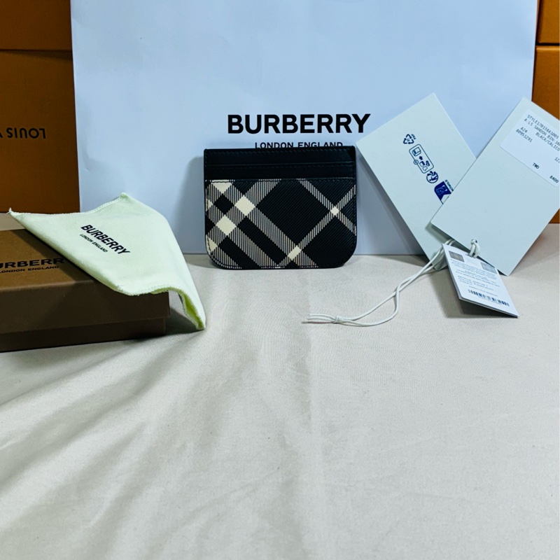 🎁送禮首選 全新盒裝 2025新款 Burberry 巴寶莉 黑白格紋5卡名片夾/卡夾 （原價8400）-2