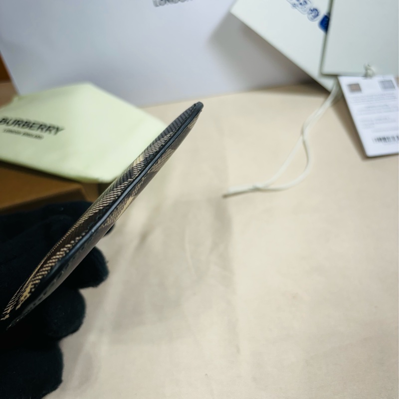 🎁送禮首選 全新盒裝 2025新款 Burberry 巴寶莉 黑白格紋5卡名片夾/卡夾 （原價8400）-8