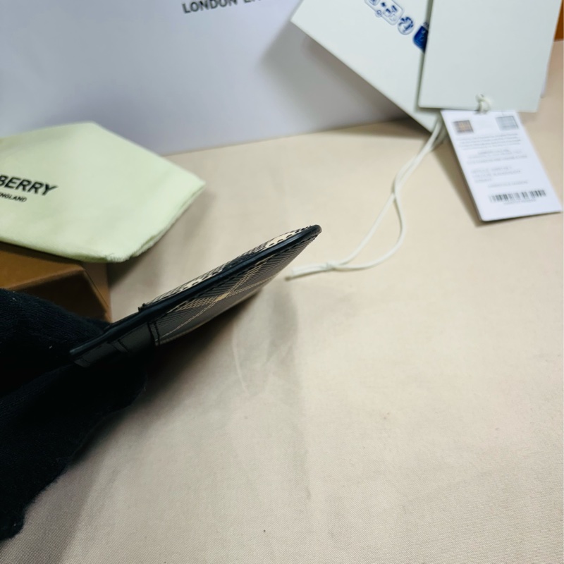 🎁送禮首選 全新盒裝 2025新款 Burberry 巴寶莉 黑白格紋5卡名片夾/卡夾 （原價8400）-9