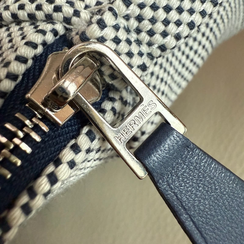 「M.Y精品」 Hermes 馬家 🐎 Bolide Casaque mini收納包 海軍藍-8
