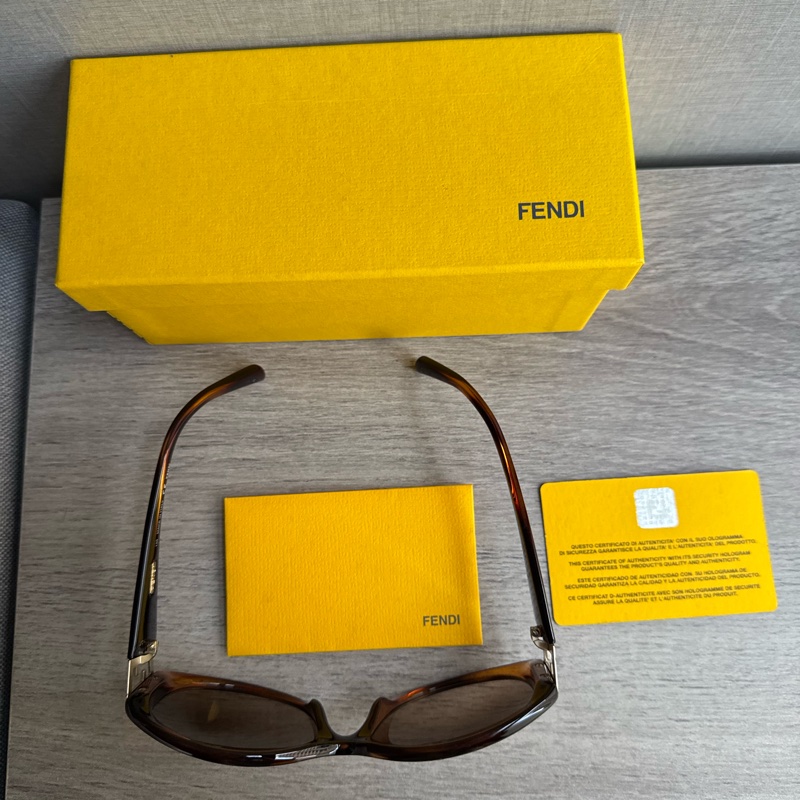 FENDI  墨鏡-13