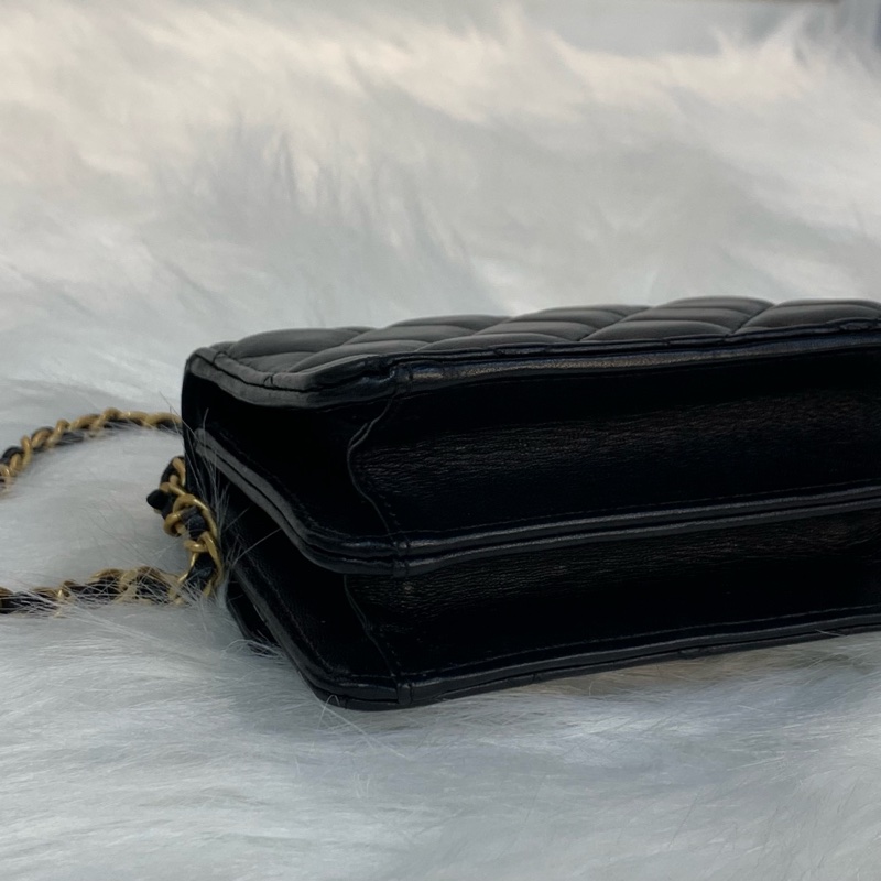 Chanel迷你羊皮豆腐包 小個子最愛💌-3