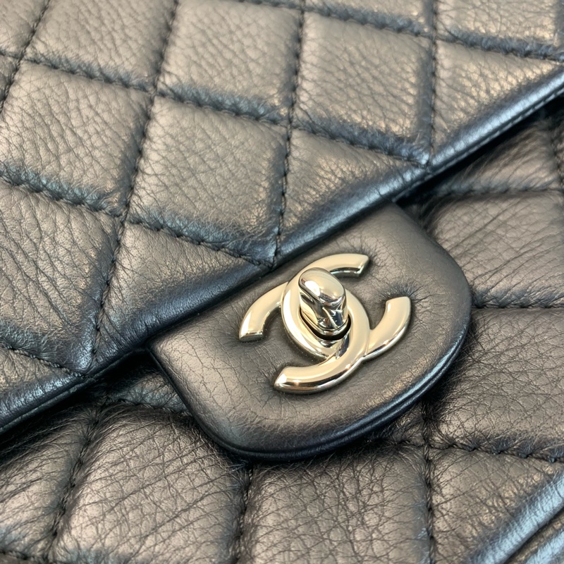 罕見鹿皮Chanel黑色銀扣相機包‼️-4